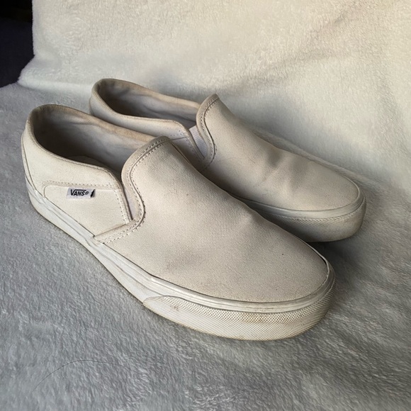 VANS - Picture 2 of 4